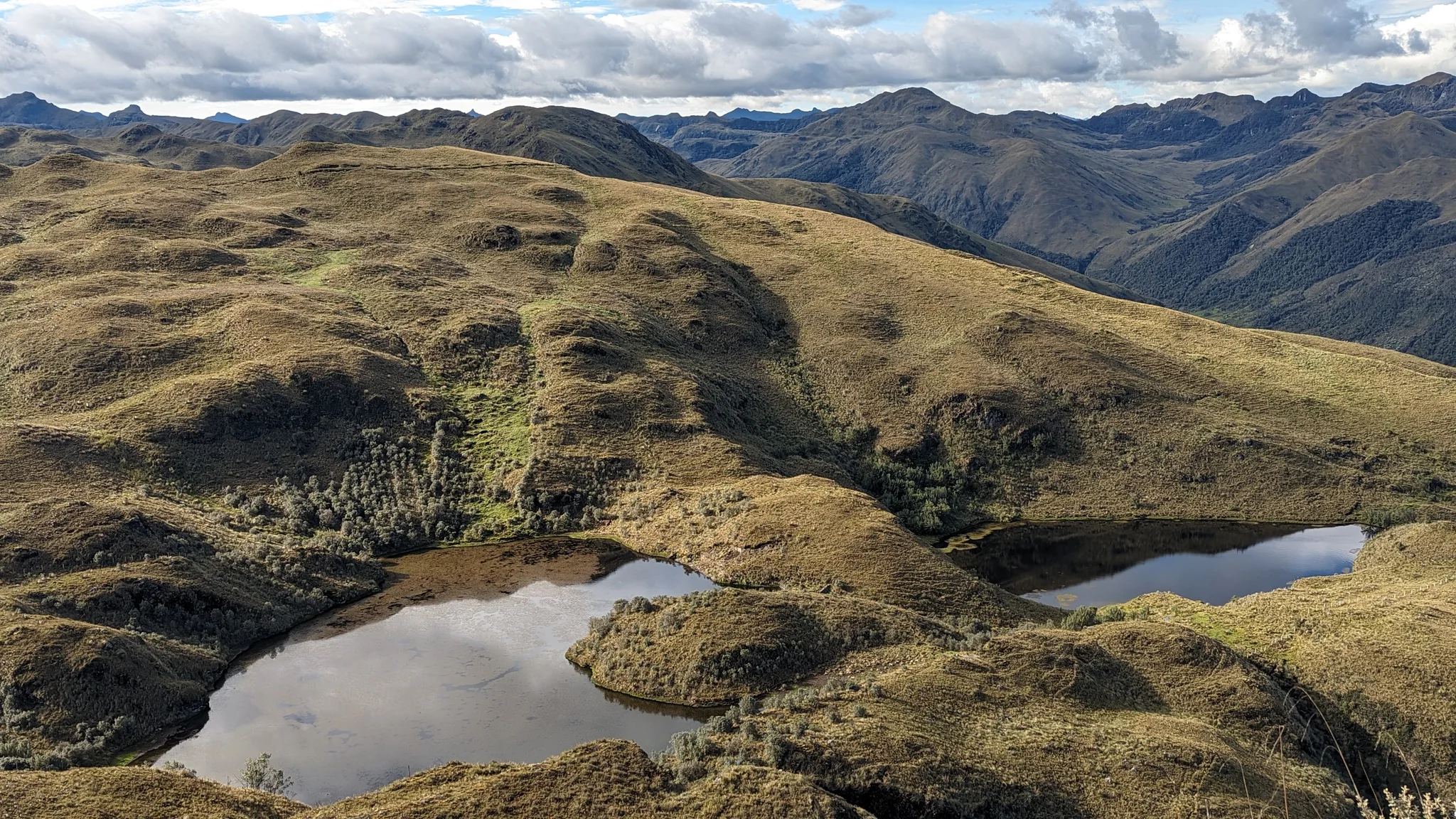 Two unnamed lakes near Cerro Minas. The water body is not securely named.